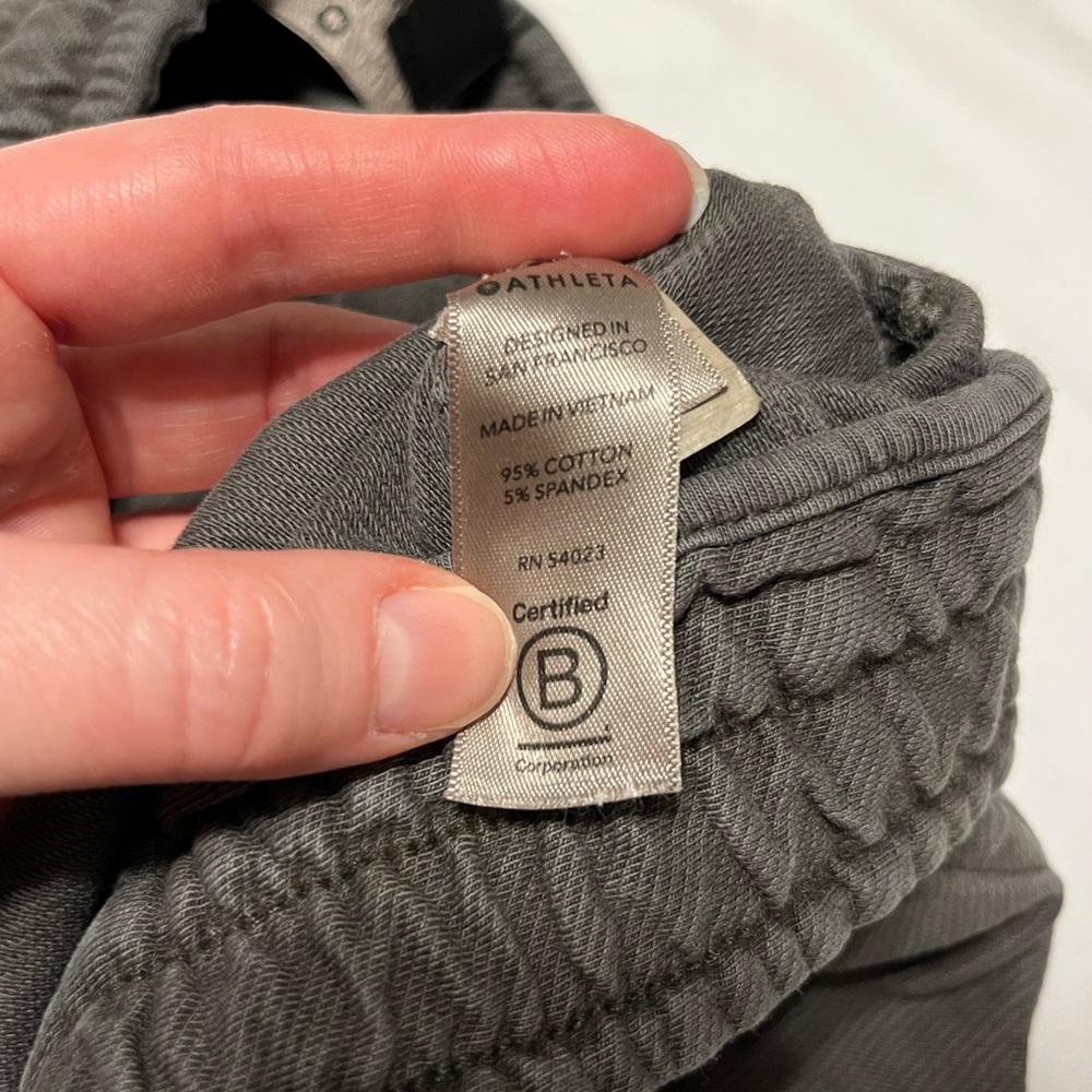 Athleta Farallon Women's Olive Shorts - Picture 9 of 12